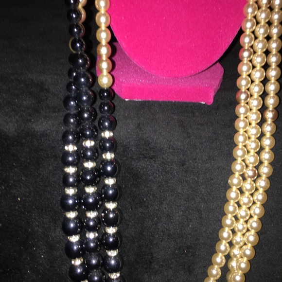 Vintage Grey and White Faux Pearl Necklace with Rhinestone Clasp - Picture 3 of 4